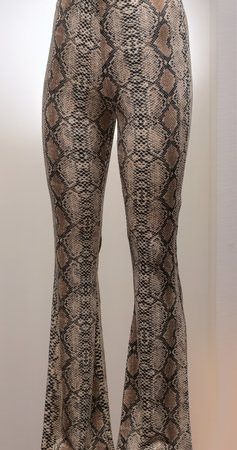 Flared broek met slangenprint