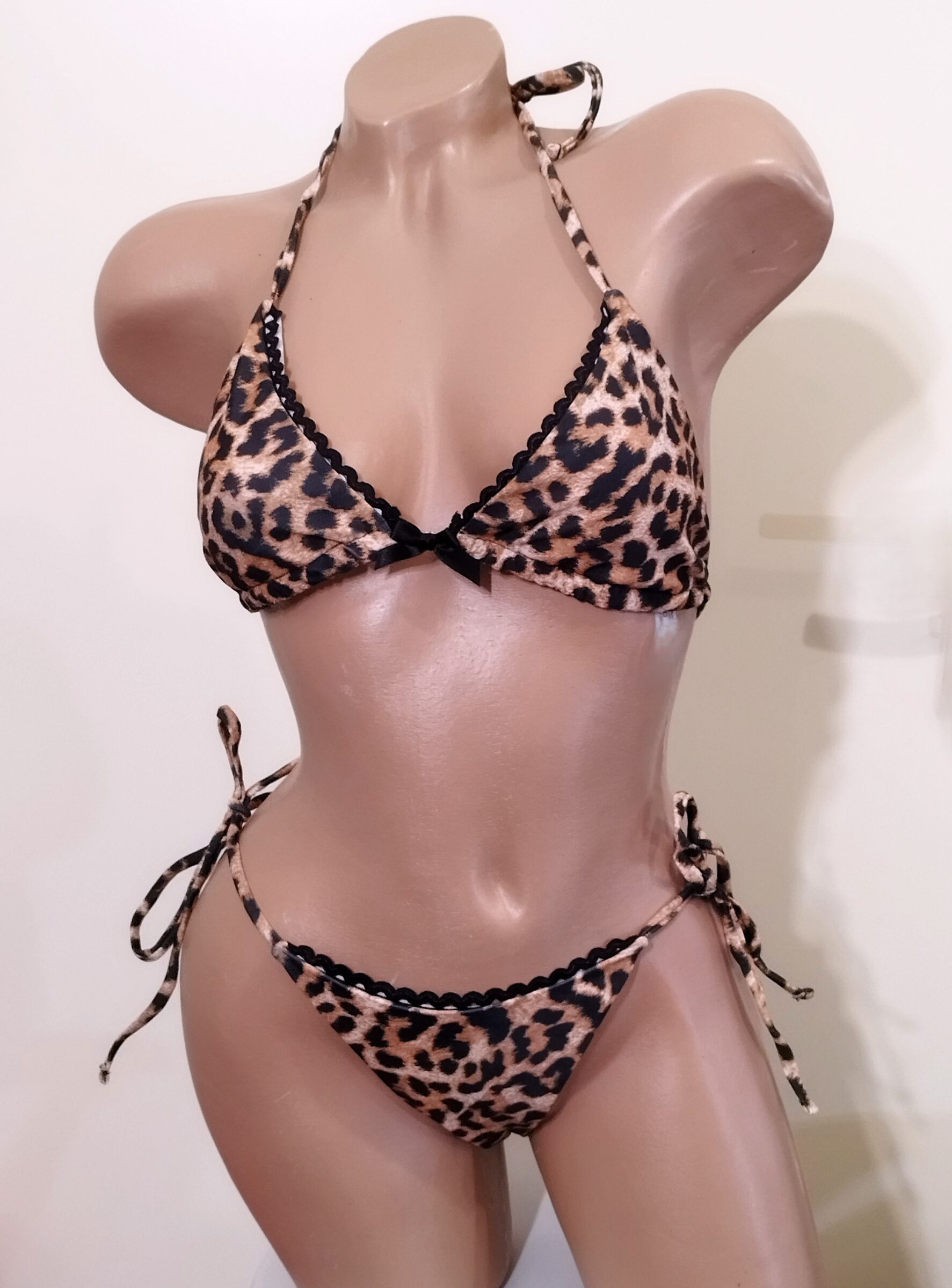 Bikini met panterprint of zwart